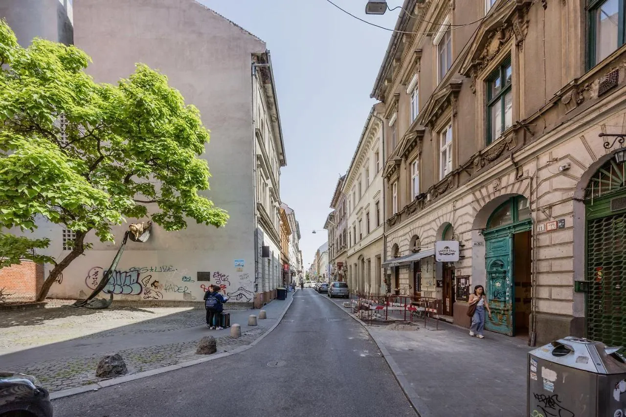 Trendy Apartment At The Hippest Location Budapest